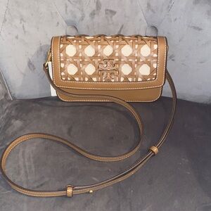 Tory Burch Tan and Cream Britten Basket Weave Wallet With Adjustable Strap